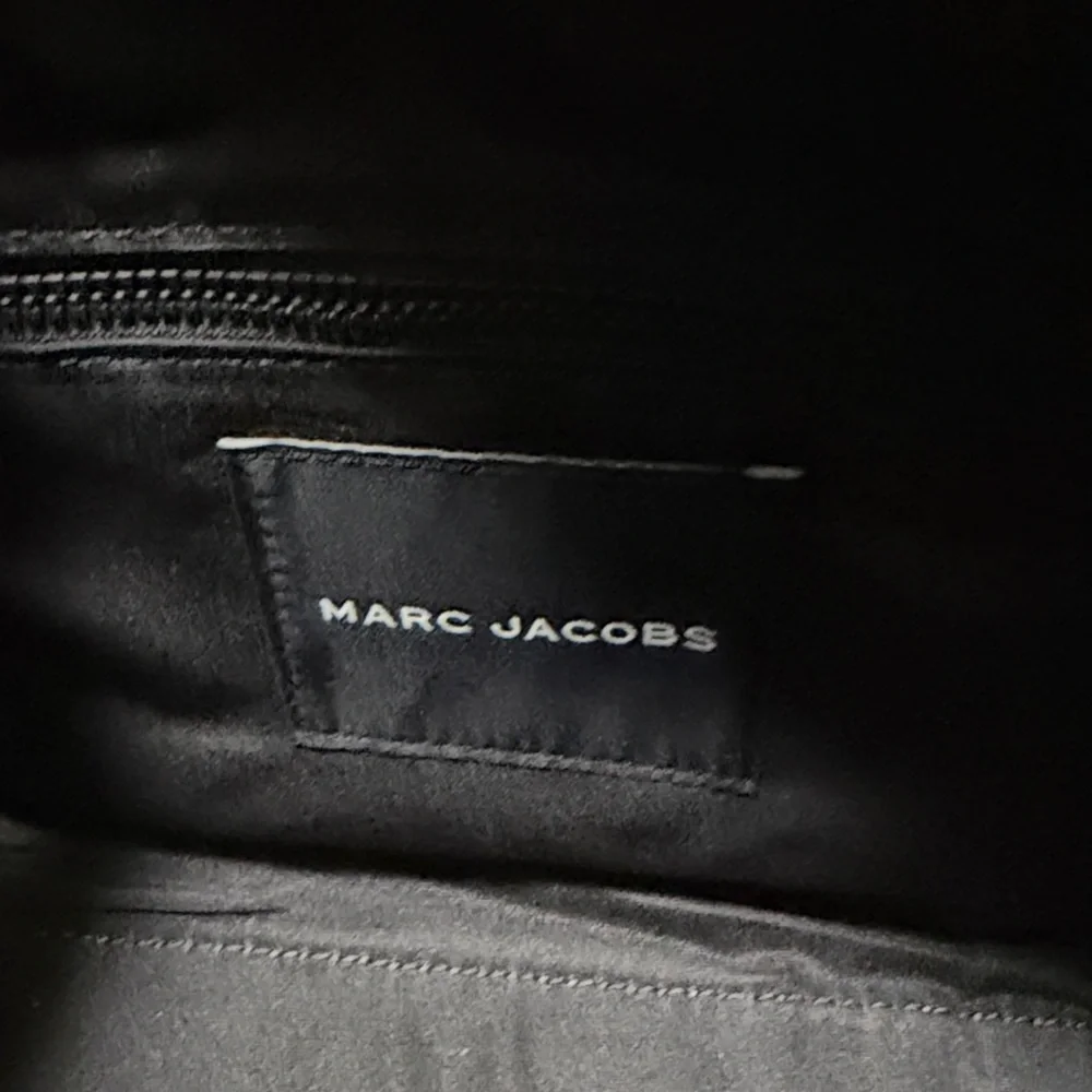 Marc Jacobs - LAST CHANCE listing will be removed 1/22/26 - Picture 5 of 5